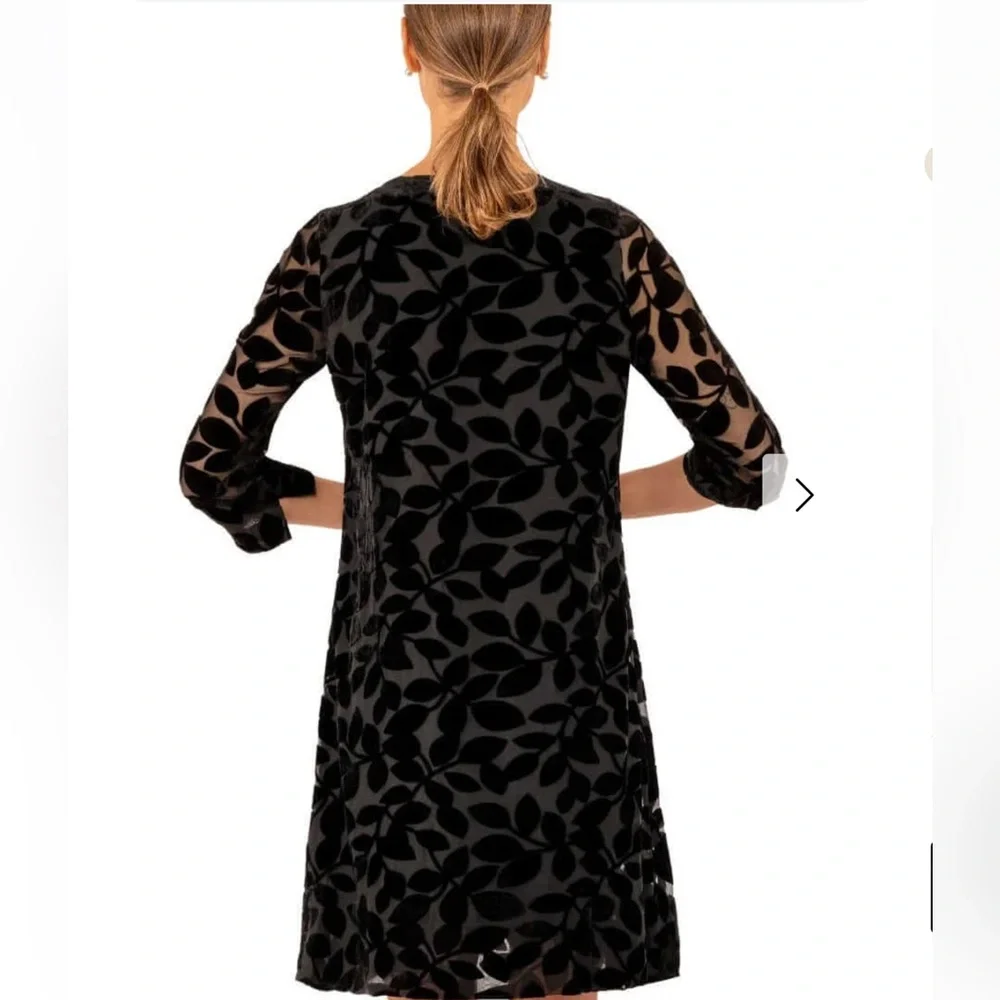 GRETCHEN SCOTT Ursula Swing Dress
- Luxe Leaf Velvet Black Size Medium - Picture 5 of 14